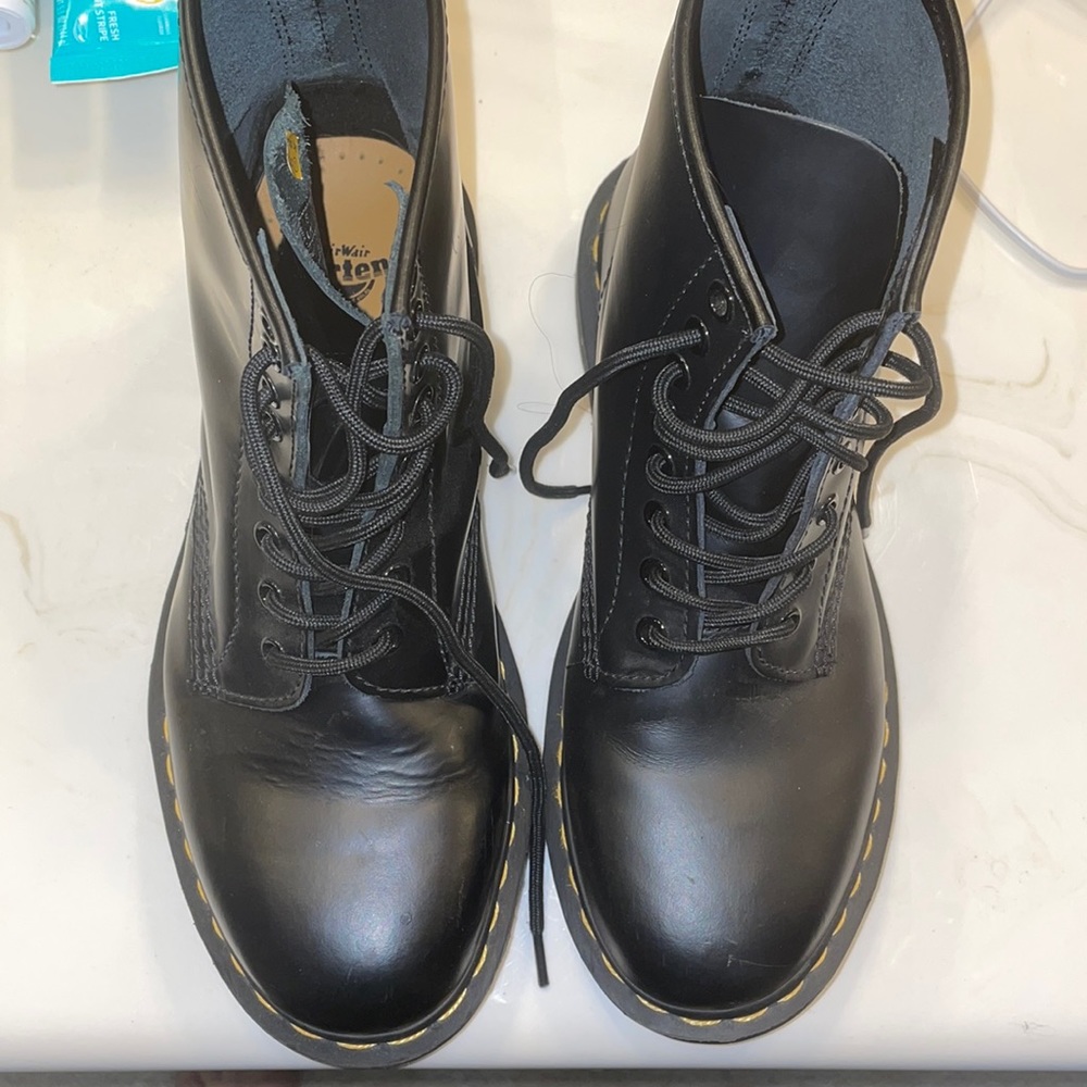 Used excellent condition boots
